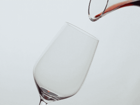 有的人像米酒一样舒畅;有的人像啤酒一样豪爽;有的人像白酒一样刚烈