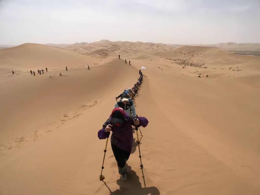 趣游fm那些没人告诉你的关于沙漠徒步的细节
