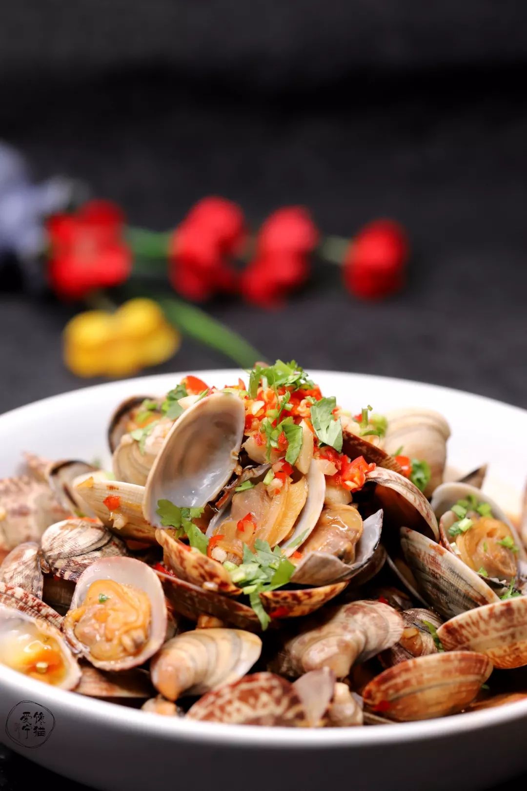 做熟了之后开口的花甲都是活花甲入锅的喔歌乐山辣子鸡 (46元/份)满眼