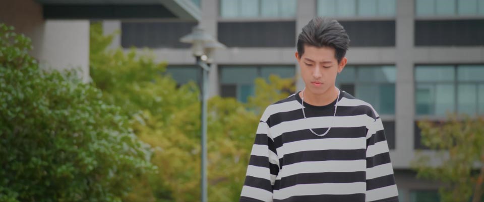 一抹色彩 在毕业季显得透明起来 ——《六月夏初》电影剧组 专访_牟宏