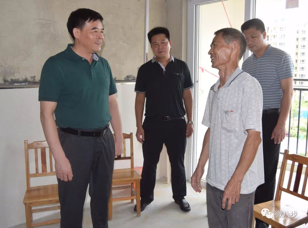 决胜脱贫攻坚推动乡村振兴徐海浪到莲塘镇调研指导脱贫攻坚工作