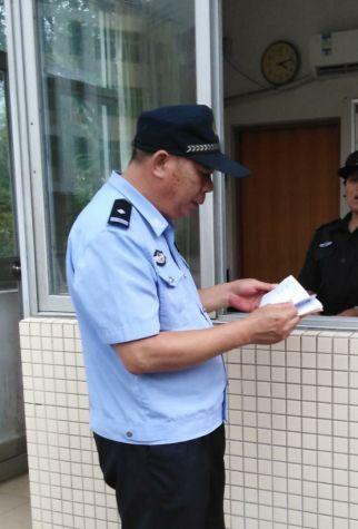 为家付出全部为你全力以赴这个人叫爸