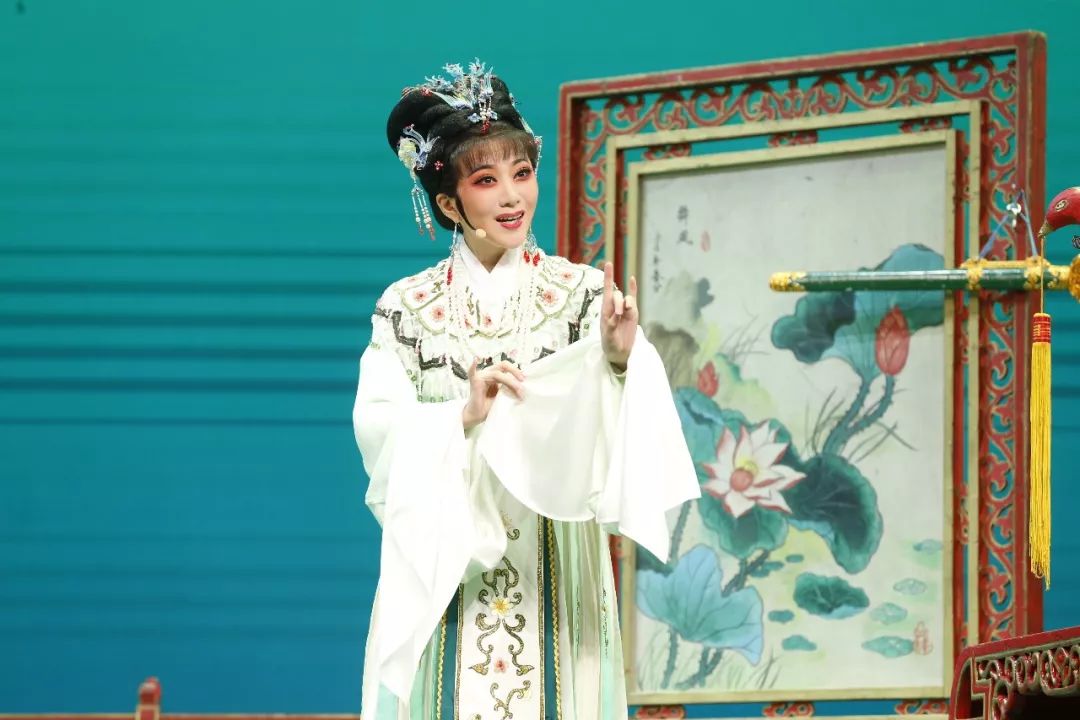 越美中华越青春越闪亮上越来了