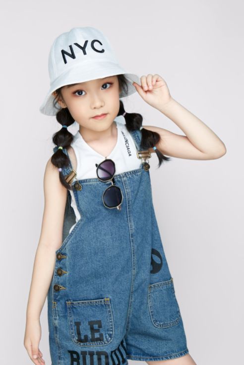 罗雅馨04张梓翔03陈诗雨02郑庆府01让我们来一睹小厉害们的风采吧