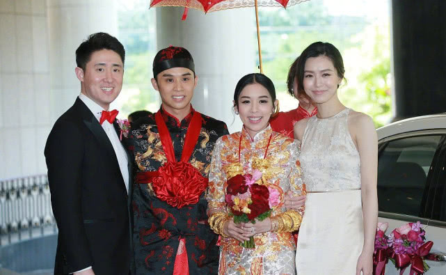 香港名媛严纪雯登记结婚文咏珊出席当伴娘香槟色长裙显气质