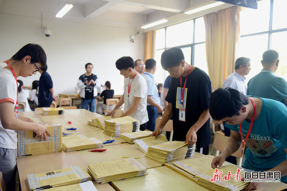 2019年高考阅卷现场实拍甘肃考生你的分数是这样评出来的