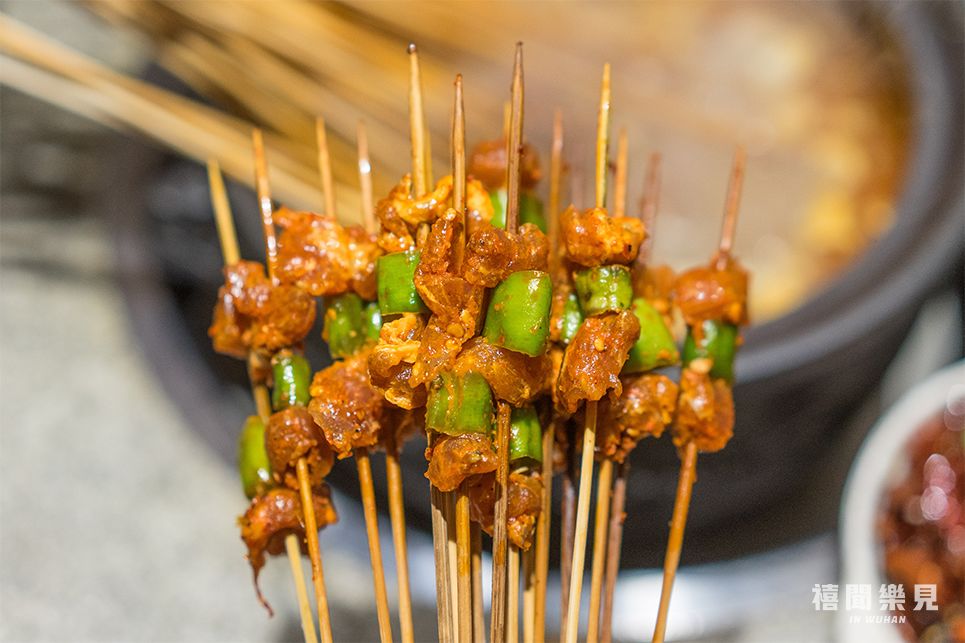 别轻易给你的奶狗吃这串杭椒猪肉不然他们可能会觉得你想让他们头顶