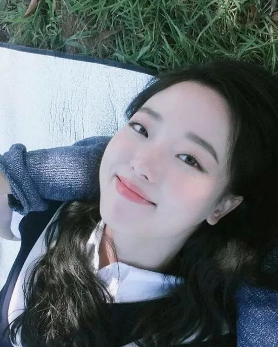 韩国女孩画下热恋情侣的亲密日常,看完想谈恋爱了,太甜蜜了!_jeong