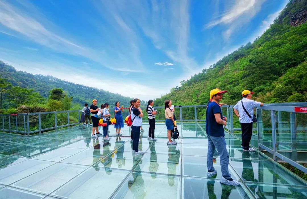 余7位!【龙腾峡漂流】6月15日周六 清远龙腾峡漂流 体验玻璃空中漂流