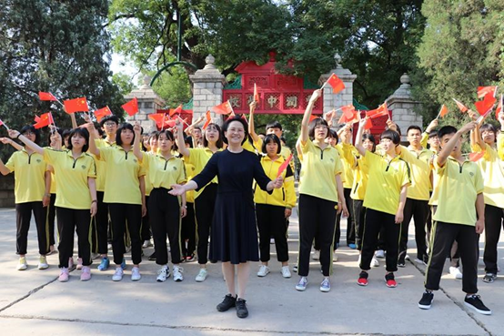 李景煌向河北丰润车轴山中学赠《博览群书》