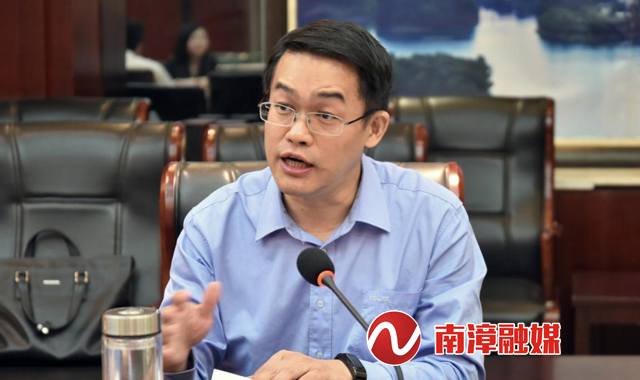 我县与华中师范大学社会学院签订合作协议_肖力