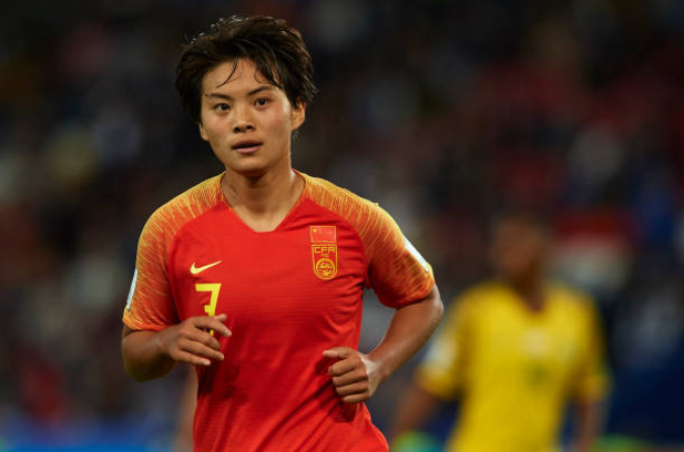 王霜在"主场"完成世界杯第一次首发出场,女足赢下首胜_比赛