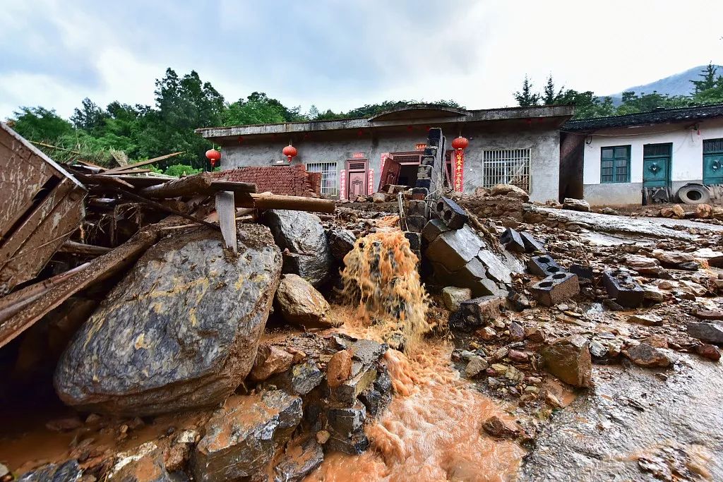 直击广西暴雨洪水泥石流过后的村庄