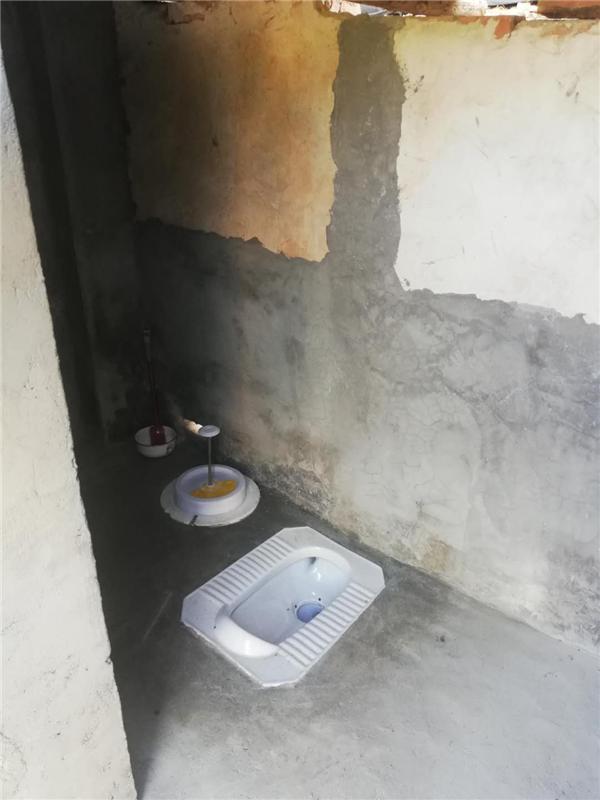 西峡寨根实施厕所革命贫困户住上新房子用上卫生厕