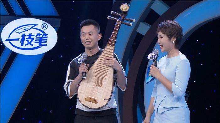 摇滚琵琶的创始人李星星御用琵琶手,昨晚,王力宏"火力全开演唱会"的三