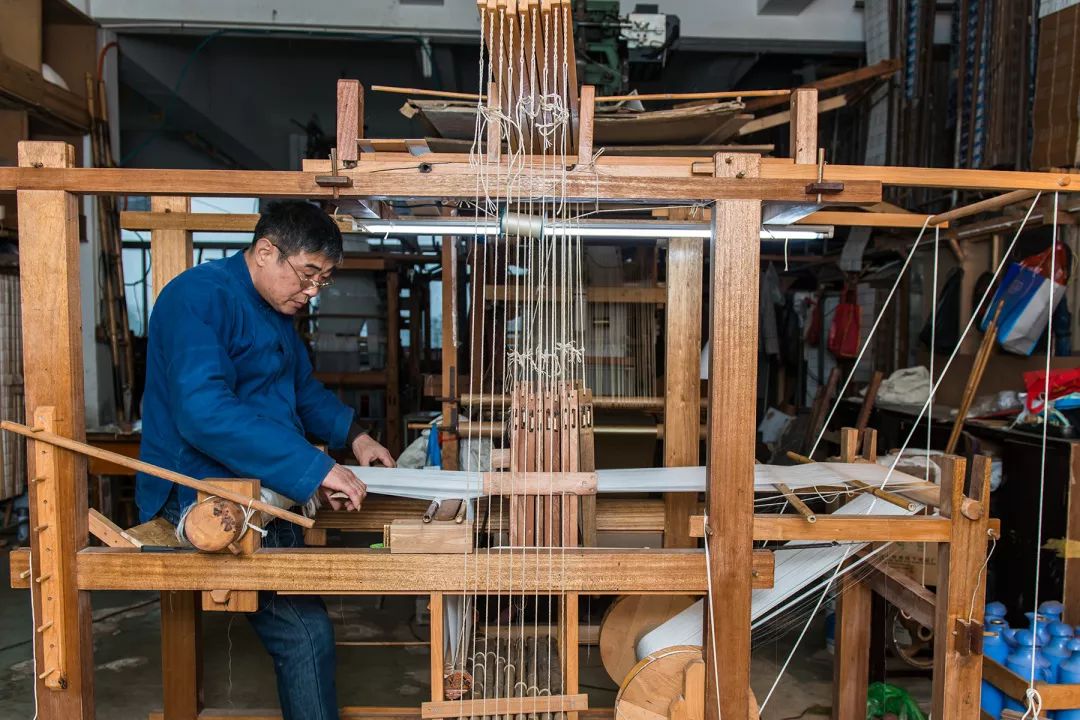 家明织造坊苏州桃花坞木版年画,始于明,盛于清,迄今已有四百余年历史.