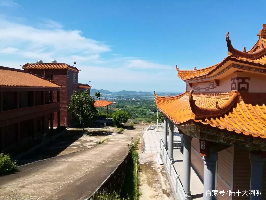 陆丰市城东神山紫华观地处神山森林公园双山管区吊鬼岭半山腰原名神山