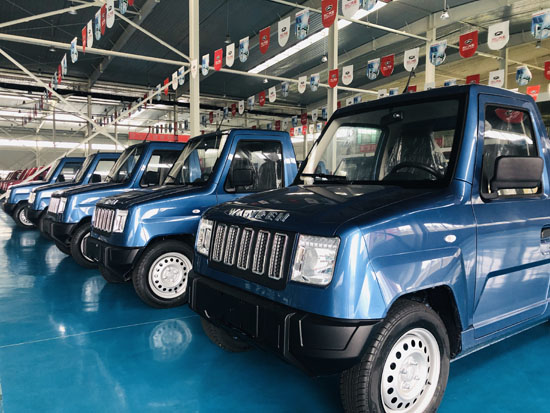 万仁汽车为万山发展添动能