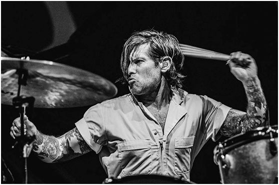 著名鼓棒vater艺人家族新成员—tucker rule 及鼓大神表演