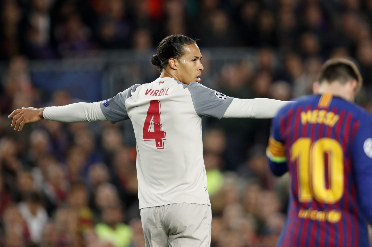 随着范迪克帮助利物浦赢得欧冠冠军,不少球迷都觉得他将与梅西一样