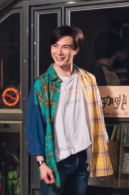 谢佳见喇舌叶星辰超紧张转头见她秒傻眼