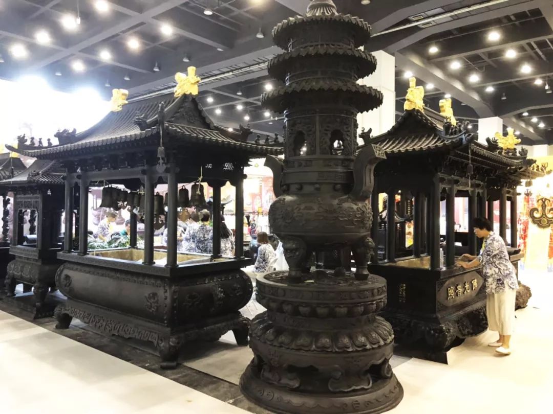 中原车展,佛事用品展,眼科年会 "两展一会"盛装启幕