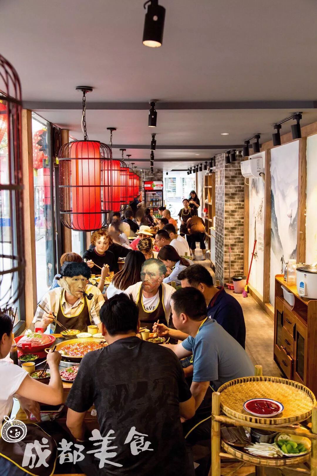 两米宽的火锅店,鸭肠8元/碗.