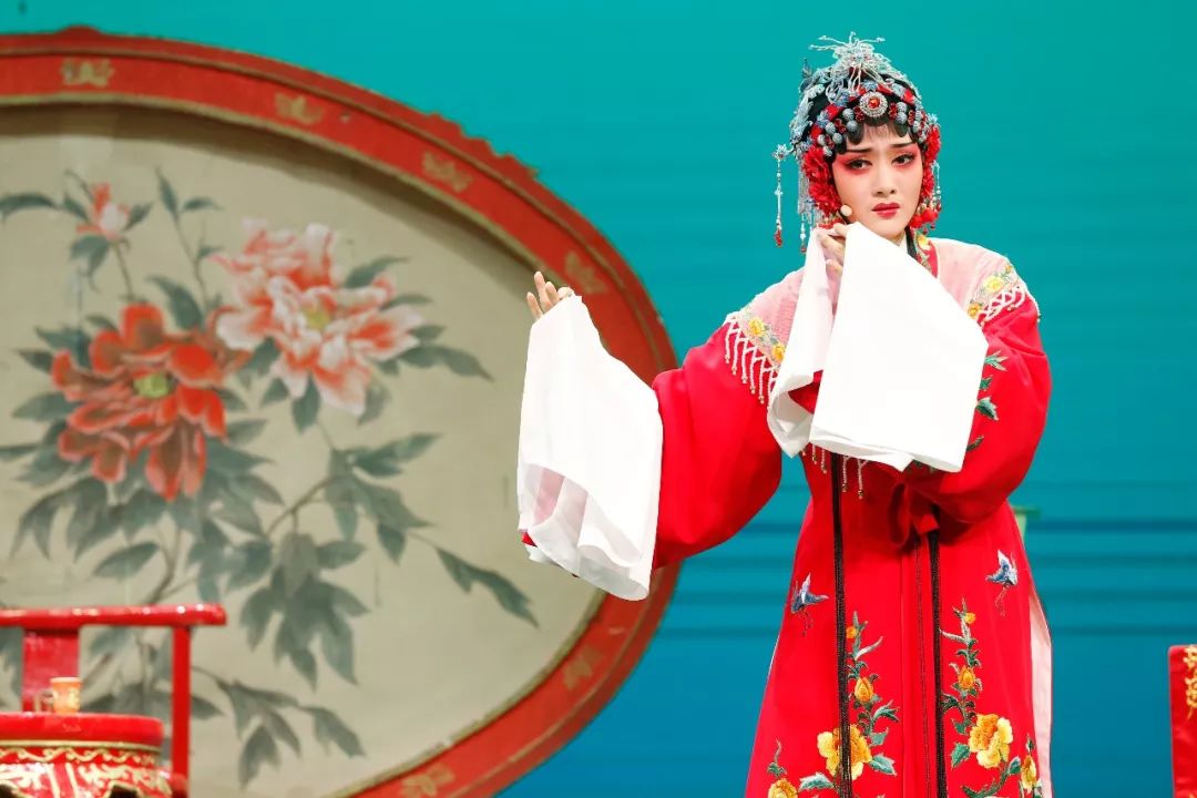 越美中华越青春越闪亮上越来了