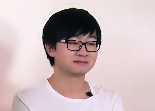 有种低调叫陈子豪的微博认证短短几字却表明了身份