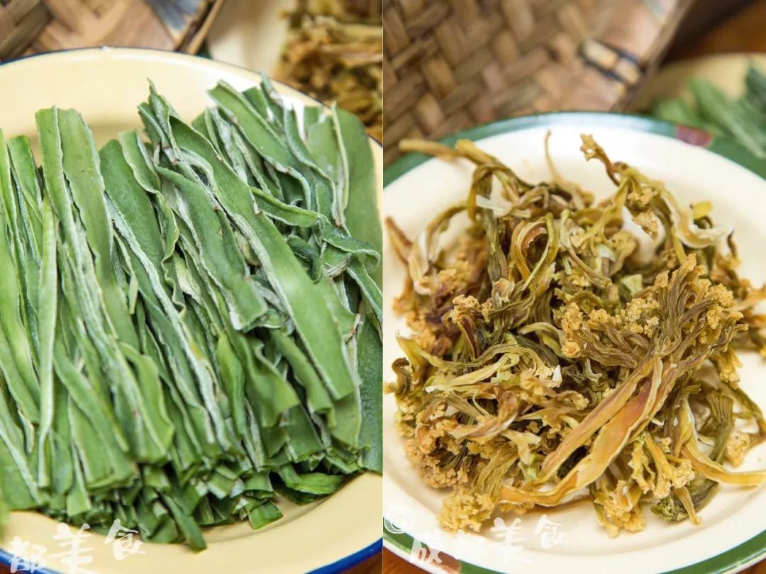 两米宽的火锅店,鸭肠8元/碗.