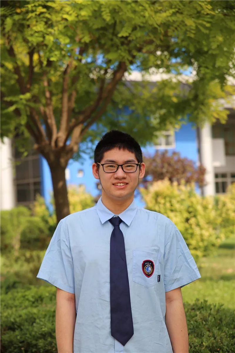 陈铭志入选物理国家集训队2018届梁巨辰入选生物国家集训队2017届张谦