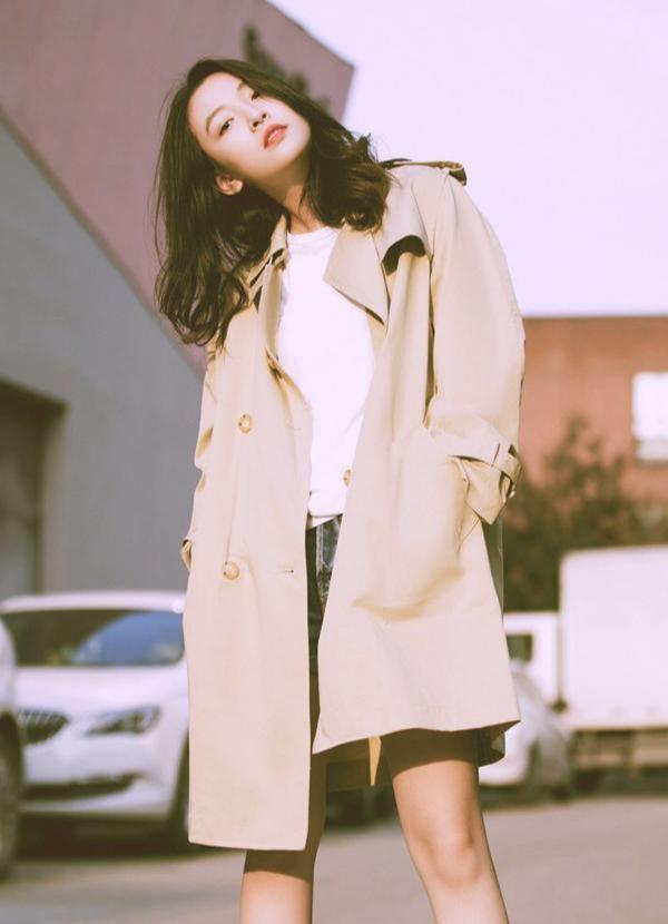 吴倩颠覆以往清纯可爱造型,变身短发熟女,邻家女孩不见了!