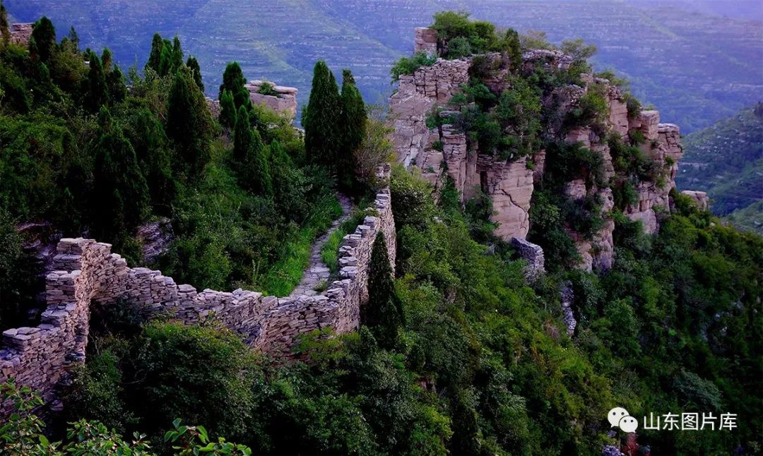 章丘齐长城风景区图片