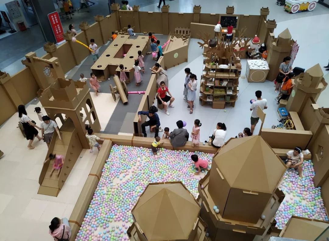 鹤山有一位发烧友,竟用纸建了座150m05的超梦幻儿童乐园!_手工