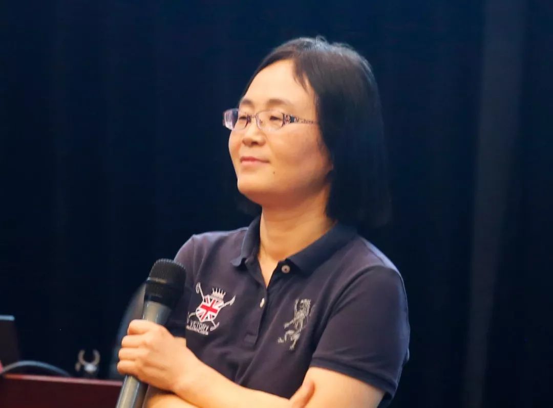 广东省教育研究院研究员席春玲博士为学员们授课.