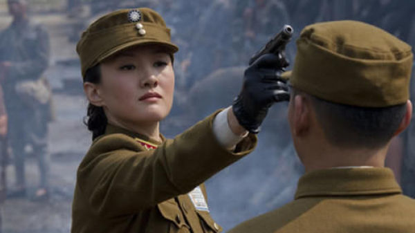 只是一直还是没红的衣珊,现在31岁却快被大家遗忘了,而平平淡淡,不