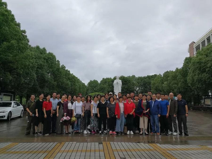 原繡湖中學和原稠江中學於2016年12月分別完成了與梅山中學和括蒼中學