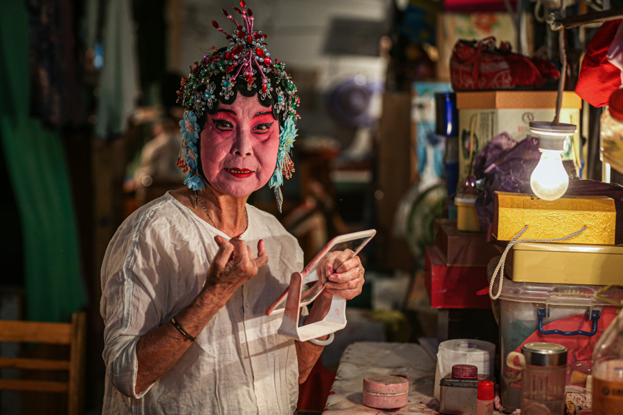 桂剧晚歌带着生死状演出的剧团