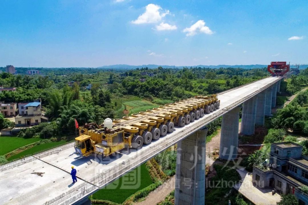 航拍丨这直通天际的即视感川南城际铁路已经修成这样了