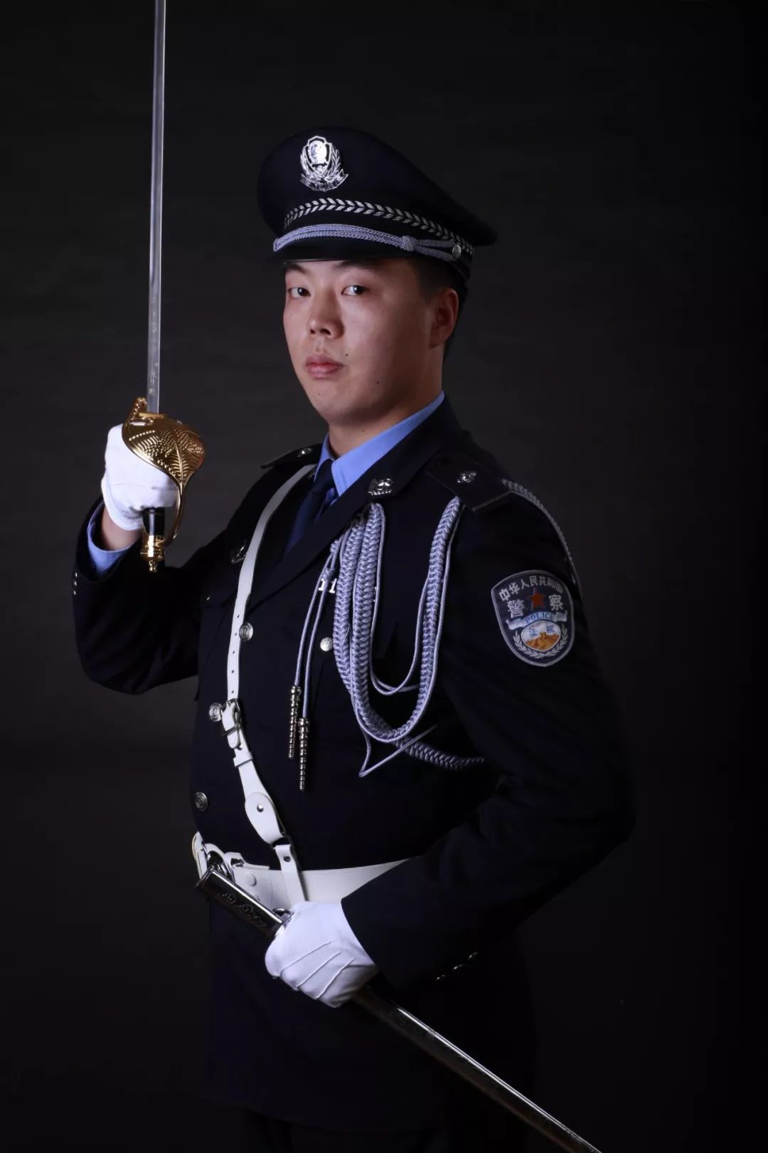 小海有约张一驰身着警服的光荣与责任