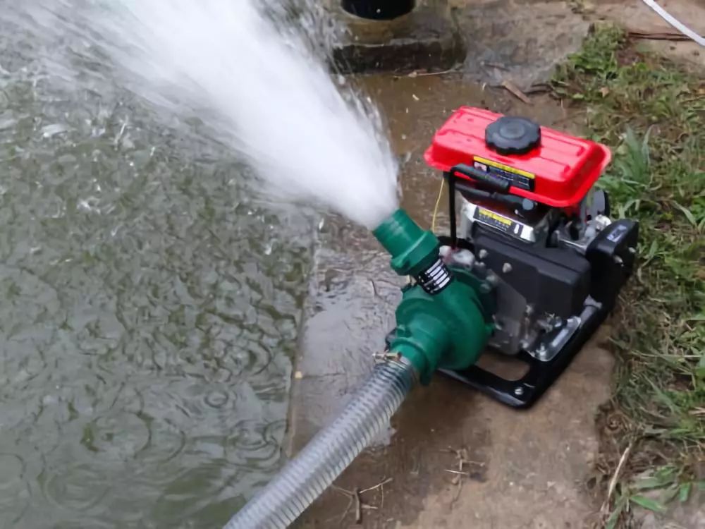 此方式可以在池内进行,也可以在池与池之间进行,每套设备配一台抽水机