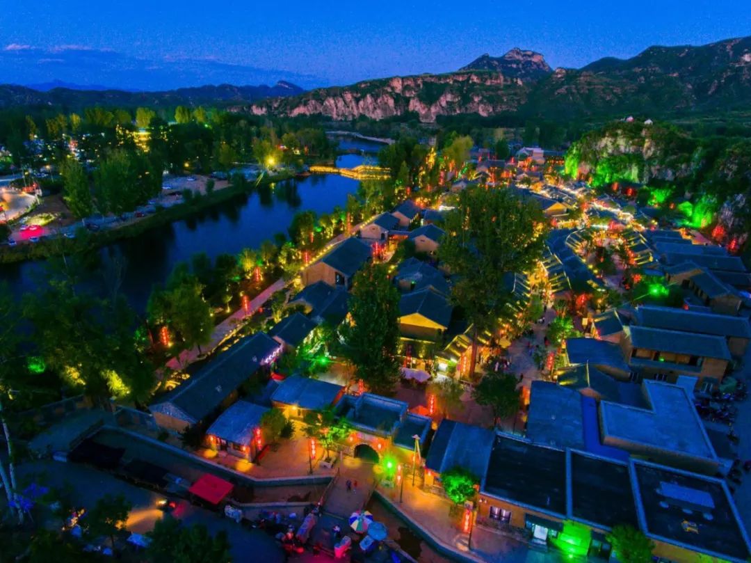 太行水镇夜景图片
