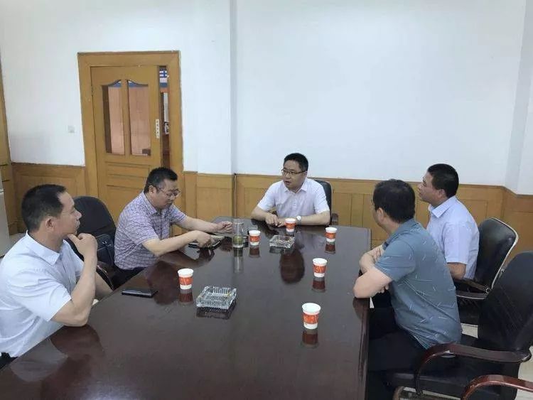 界首镇党委书记张中斌率队赴苏州招商