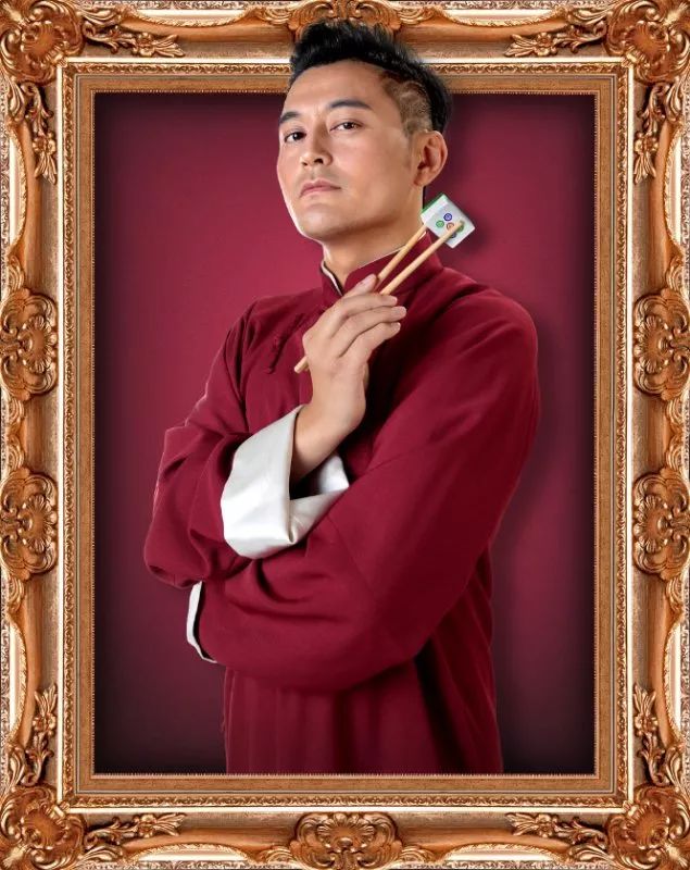 现在阿婆的长孙 四川人都熟悉的巴蜀笑星闵天浩  (中央电视台嘉宾主持