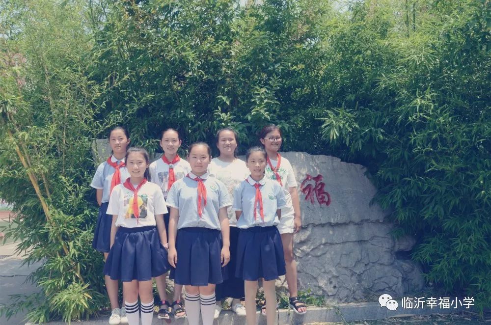 临沂幸福小学2013级创意毕业照定格童年美好时光