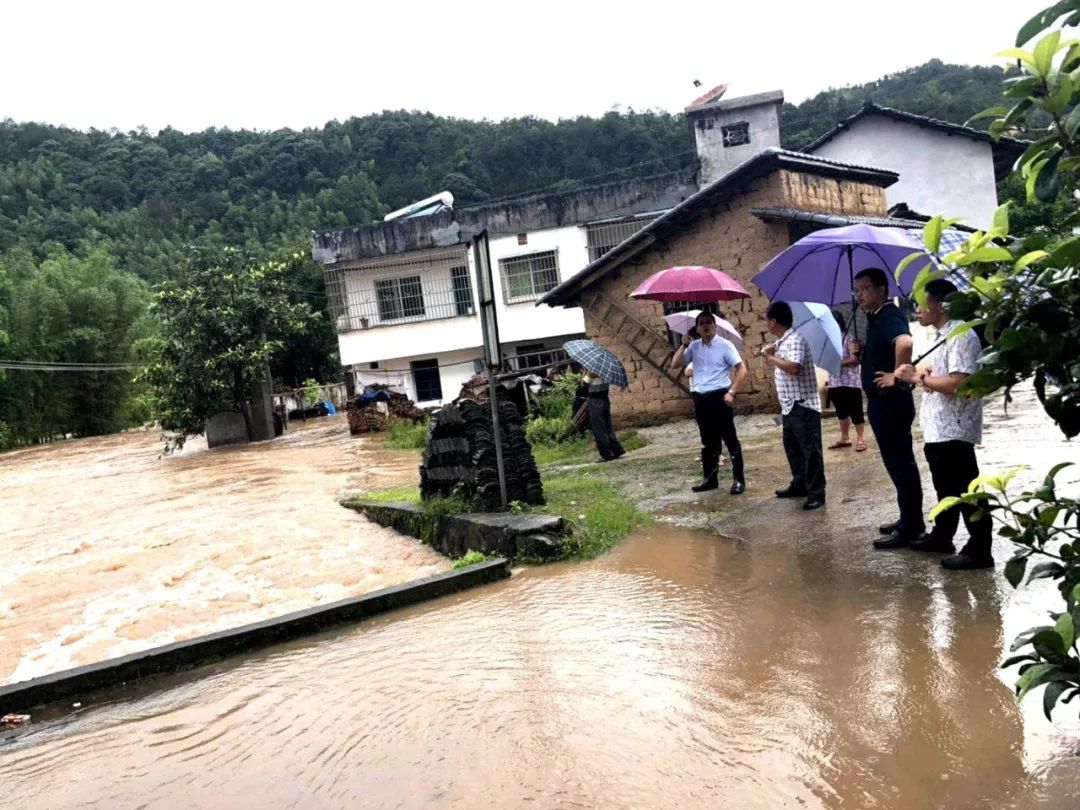 疏通道路 長塘鎮 優勝鎮 上陵鎮 ▲察看山體塌方 公白鎮 貝墩鎮