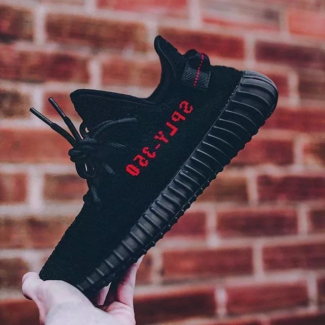yeezyboost350v2bred黑红字秋季回归什么操作