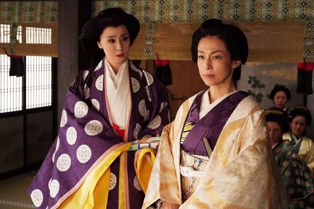 她是20亿男人的初恋灿烂了一个时代莉香你怎么沦落至此