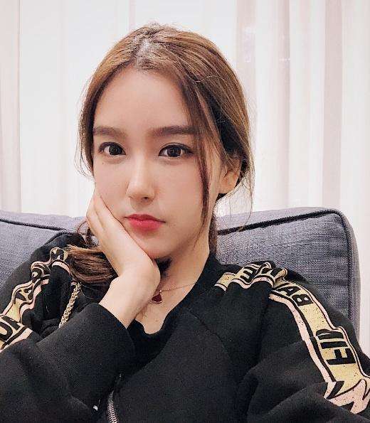 lol:rita虎牙首播美颜被吐槽瞎眼,调整后网友们想喝战马