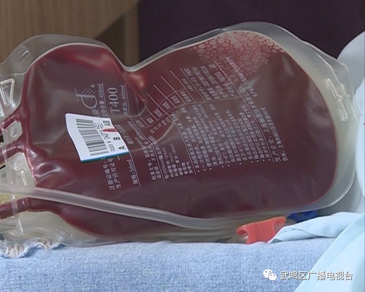 据统计,仅14日当天,就有51名爱心人士成功献血,献血量17100毫升.